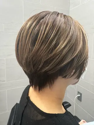 ショート カラー ferna所属・吉野 正啓のヘアスタイル