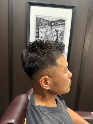 ショート 福満 拓のヘアスタイル