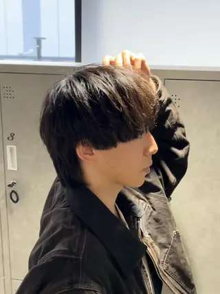 ショート カラー パーマ メンズ 【シャドウパーマ センターパート】義心のヘアスタイル