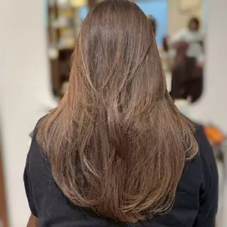 セミロング 坂本 璃里杏のヘアスタイル