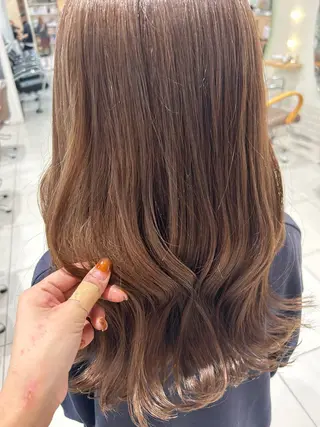 ロング 🍂透明感ベージュ カラー🍂森部杏菜のヘアスタイル