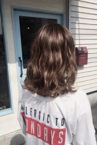 セミロング カラー パーマ 森山 陽菜のヘアスタイル