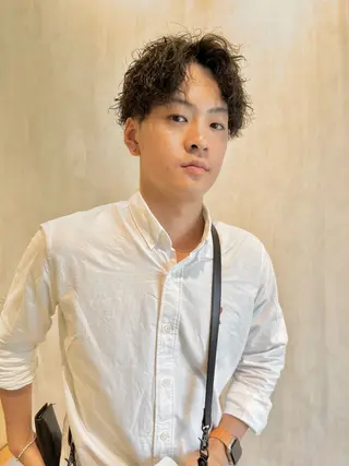 パーマ メンズ メンズパーマ/フェ ザーパーマ/古川晴輝のヘアスタイル