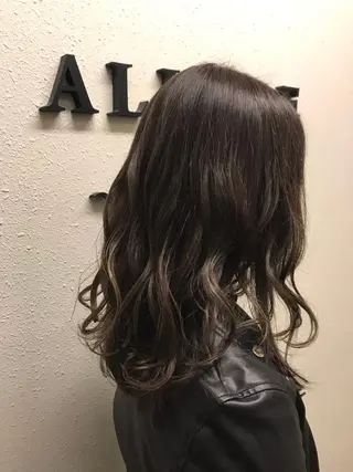 セミロング カラー lucia奈良店所属・lucia RYOのヘアスタイル