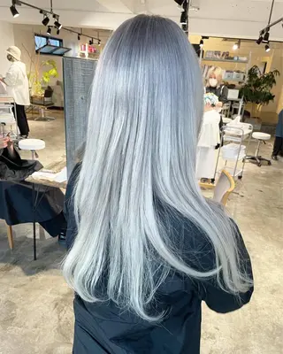 ロング カラー ハイトーン/レイヤー /ケアブリーチ石川治のヘアスタイル