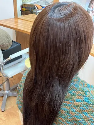 ロング 湯浅貴子 【ストレートパーマ】のヘアスタイル