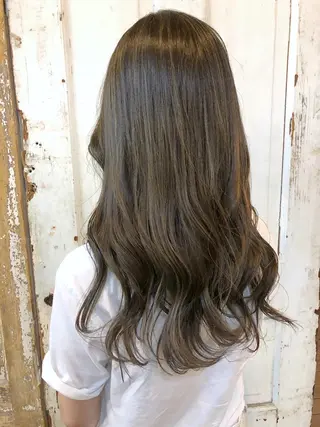 ロング カラー clomus所属・YUKA艶髪 🌸寛ぎ部屋のヘアスタイル