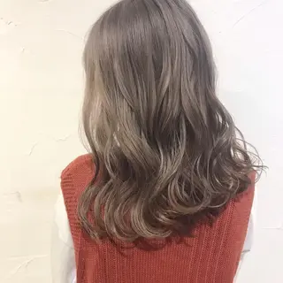 ロング カラー 藤井 貴美子のヘアスタイル