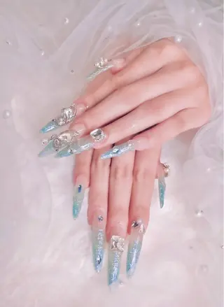 ロング 小方 サトミのネイルデザイン