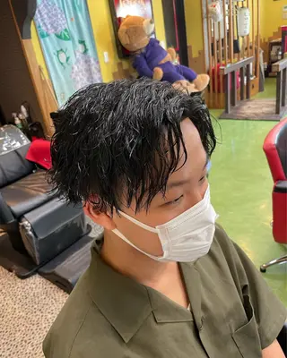 パーマ デザインカラー🏝️ 須賀汐音のヘアスタイル