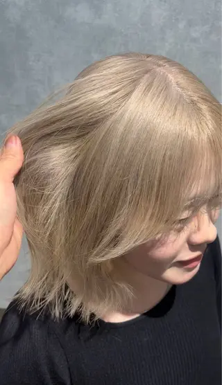 ショート 🌐NATSUMI 🌐【寒色カラー】のヘアスタイル