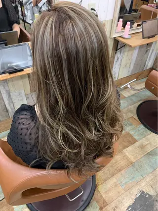 ミディアム カラー Hair's RooMのヘアスタイル