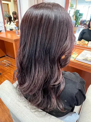 セミロング カラー グラースアンジュ浦和ワシントンホテル店所属・新井 愛佳のヘアスタイル