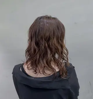 セミロング パーマ cyan sayaのヘアスタイル