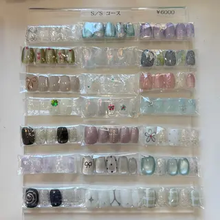 ネイル AKAHOSHI . Rのネイルデザイン