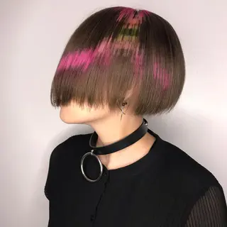 ショート カラー 森本 笑のヘアスタイル