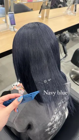 ミディアム カラー 暗髪🩶ラベンダー/ ブルー/ユウナ🤍のヘアスタイル