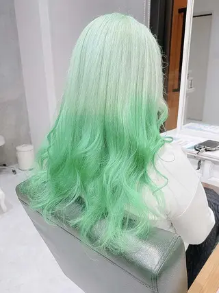 ロング カラー ヘアアレンジ 𝐑𝐈𝐍𝐊𝐀 🐣🩷のヘアスタイル