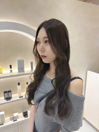 ロング カラー りほ/顔周りカット/ レイヤーカットのヘアスタイル