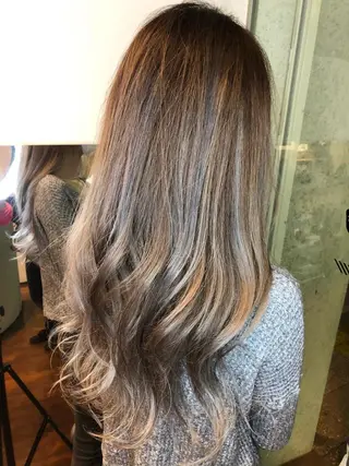 ロング カラー CoCooN satoshiのヘアスタイル