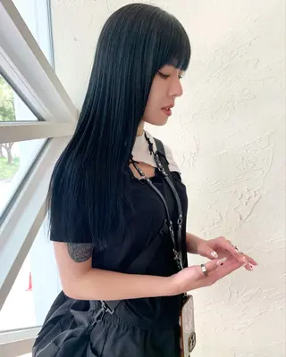 ロング カラー 庄司 朱里のヘアスタイル