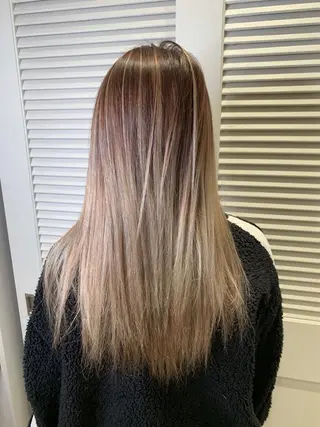 セミロング 渋谷ハイトーン/ デザインカラー阿部のヘアスタイル