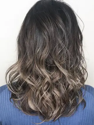 ミディアム カラー AMI Hair  supply所属・髪質改善カラー 韓国風レイヤーのヘアスタイル