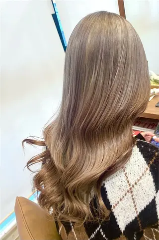 ロング カラー 羽山 笑夢のヘアスタイル