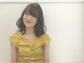 セミロング カラー 鎌田 祥江のヘアスタイル