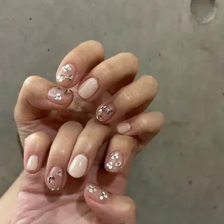 ネイル MARIE NAILS 大阪梅田店所属・藤原 舞衣のネイルデザイン