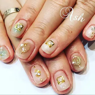 ネイル 🩵NORIKO 上品ネイルが得意🩵のネイルデザイン