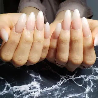 セミロング ネイル クロキ 。のネイルデザイン