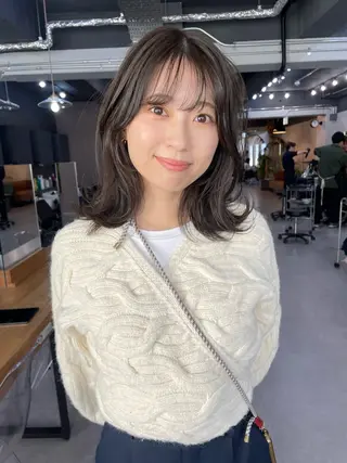 セミロング 倉辻 香奈子のヘアスタイル