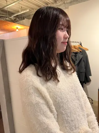 ミディアム カラー SHE. sakae所属・すみか / カットモデル募集のヘアスタイル