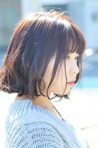 ミディアム オーストヘアージジ所属・TAI透明カラー 柔らかい縮毛矯正のヘアスタイル