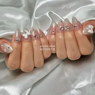 ネイル BONHEUR Annaのネイルデザイン