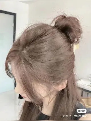 ロング カラー モテ髪💕ハイトーン ベージュ yuriaのヘアスタイル