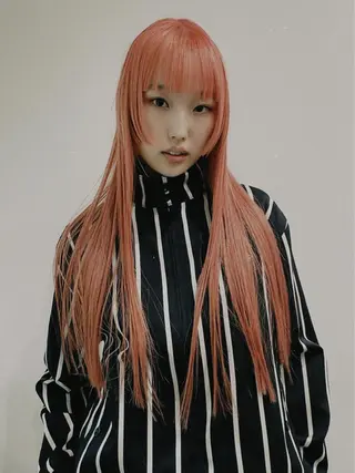 ロング カラー SALOWIN所属・ブリーチ✨ ボブ🪢レイヤーのヘアスタイル