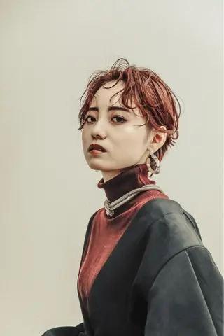 ショート カラー ANLY.meijijingumae所属・レイヤーカット/ 前髪顔周りカットのヘアスタイル