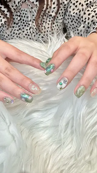 ネイル 新井 ひなののネイルデザイン