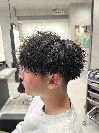 ショート パーマ メンズ ユウ🪄 パーマ指名No1のヘアスタイル