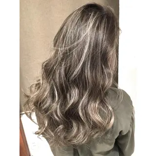 ロング カラー 井上 一平のヘアスタイル