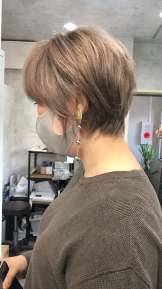 ショート カラー タカハシ ユウキのヘアスタイル