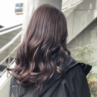 ミディアム カラー 山崎 絵莉香のヘアスタイル