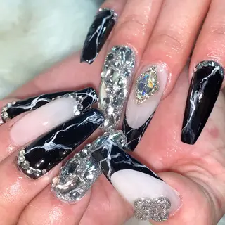 ネイル NES NAIL所属・さゆり￤推しキャラ ￤ロングネイル🩷のネイルデザイン