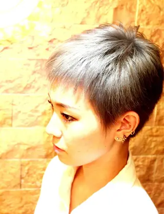 ショート カラー 河内 崇純のヘアスタイル