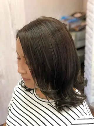 ミディアム カラー 清原 悠理のヘアスタイル