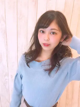 ミディアム yukari 艶髪ヘアのヘアスタイル