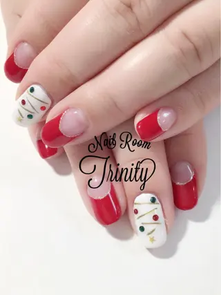 ネイル Trinity ネイリストスタッフのネイルデザイン