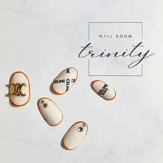 マツエク・マツパ Trinity staffのネイルデザイン